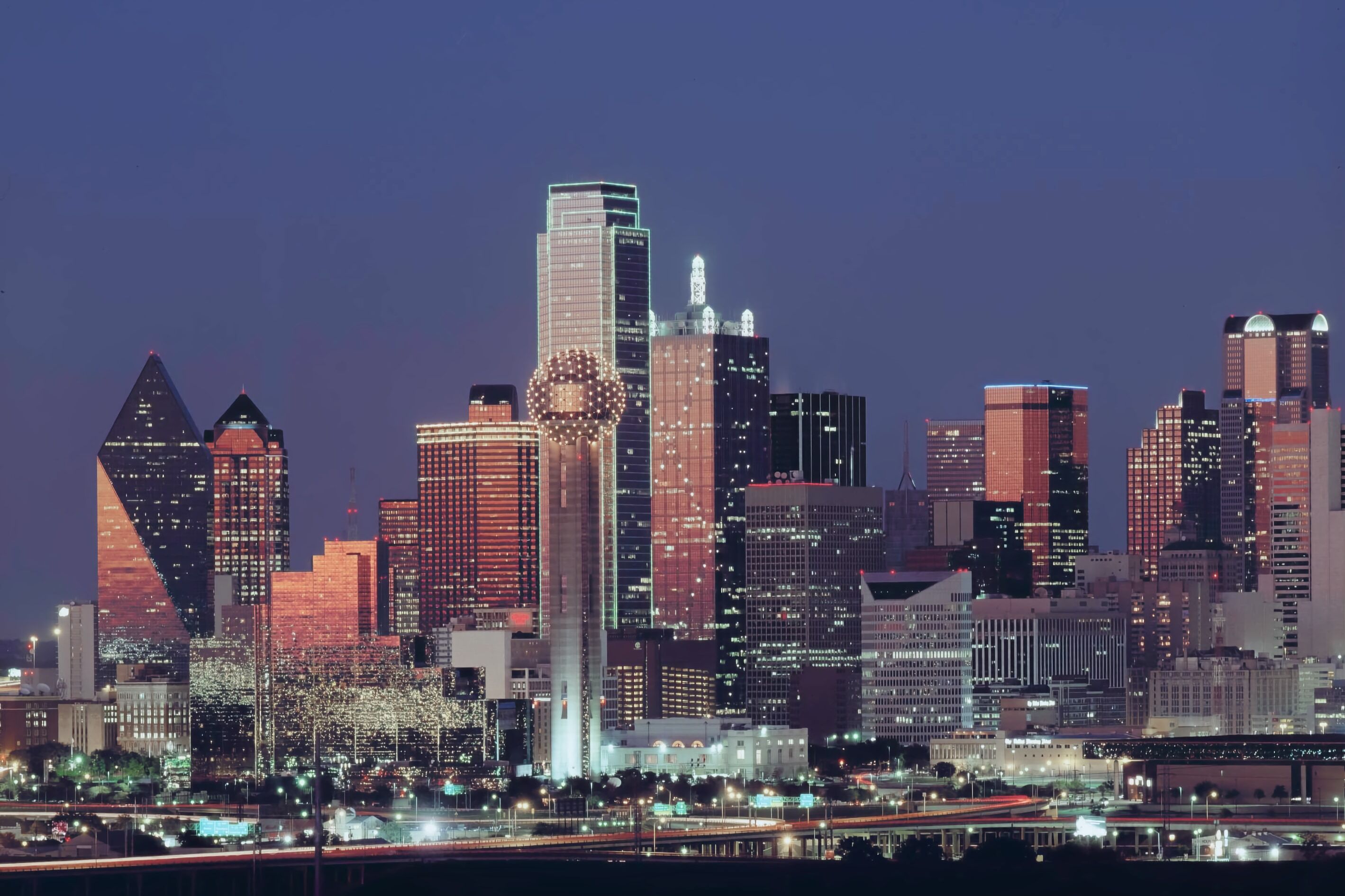 Skyline Dallas Texas at dusk loc_gov@0.5x